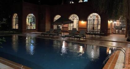 Villa piscine chauffée PV,Clim,3sdb,4ch,Staff disp