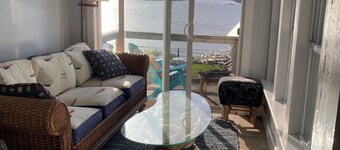 Whale Ledge Cottage - In the heart of Lubec with AMAZING Waterviews! 
