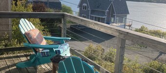 Whale Ledge Cottage - In the heart of Lubec with AMAZING Waterviews!