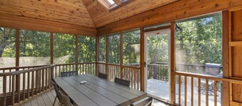 Unwind: Spacious Golf & Family Getaway w/ Hot Tub & Sauna