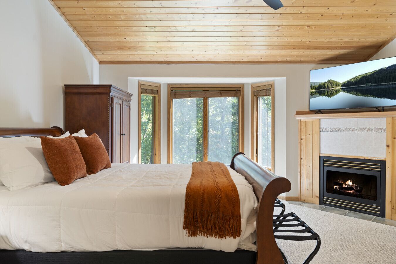 7 bedrooms, iron/ironing board, free WiFi, bed sheets