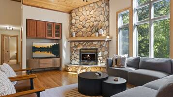 TV connectée, cheminée