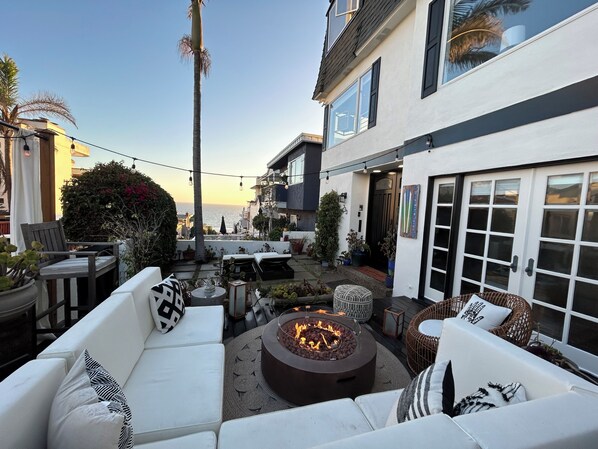 Terrace/patio - NEW! Man Beach Sand Section Family/Executive charm (Manhattan Beach)