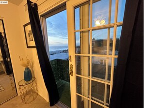 Interior - NEW! Man Beach Sand Section Family/Executive charm (Manhattan Beach)