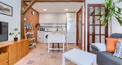 Santuchu Urban Escape Cozy Apartment with Easy Metro Access