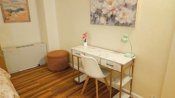 2 chambres, bureau, Wi-Fi gratuit, draps fournis