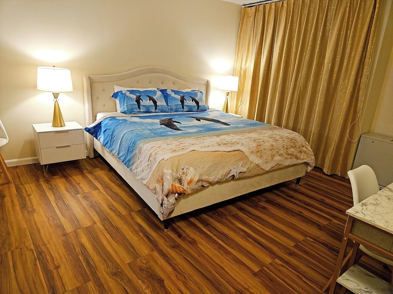 2 bedrooms, desk, free WiFi, bed sheets