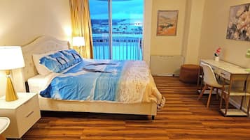 2 bedrooms, desk, free WiFi, bed sheets