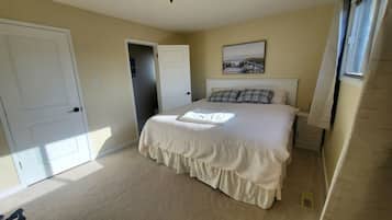 3 habitaciones, tabla de planchar con plancha, wifi y ropa de cama
