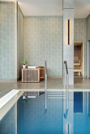 Indoor pool, outdoor pool - JW Marriott Auckland (Auckland)