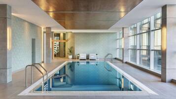 Piscina interna, piscina externa