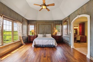 6 slaapkamers, een bureau, wifi