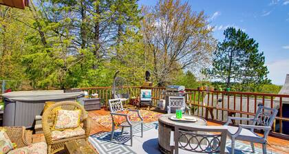 Spacious Duluth Home ~ 4 Mi to Lake Superior!
