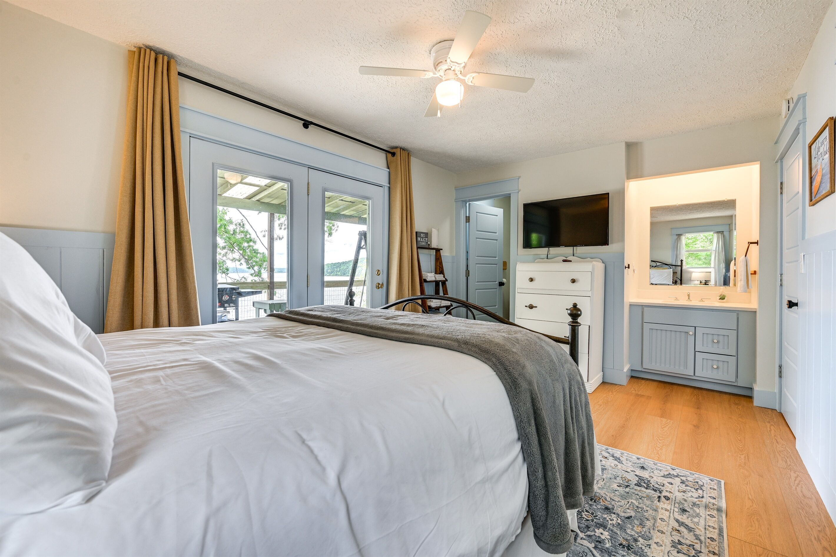 3 dormitoris, planxa i posts de planxar, wifi gratuïta i roba de llit 