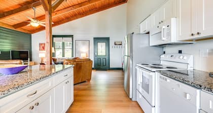 Fox Berry Hill -Lakefront w/Dock, Launch & Hot Tub