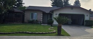 Exterior - Home with family King bed.  To Visalia 4 min. Away.  Near sequoia tional park  (Farmersville)