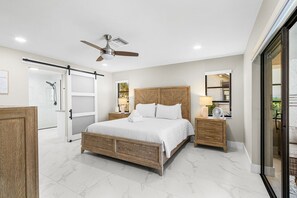 4 Schlafzimmer, Schreibtisch, Bügeleisen/Bügelbrett, Reisekinderbett