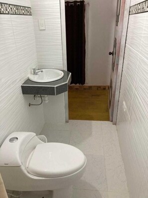 Chambre Double ou avec lits jumeaux, 2 chambres | Wi-Fi gratuit, draps fournis