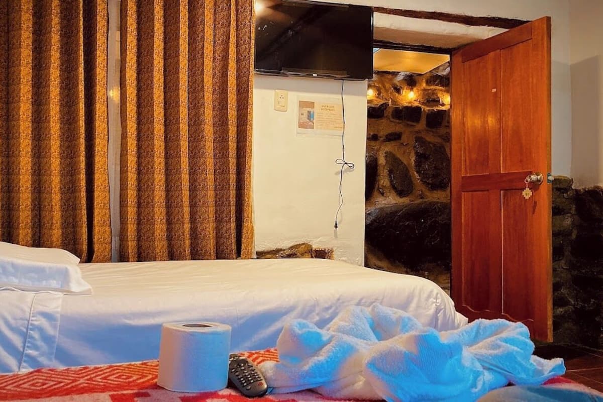 Traditional Double Room, Mountain View | Free WiFi, bed sheets