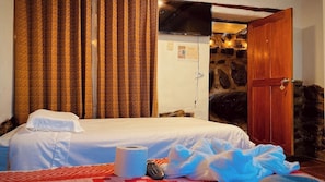 传统双人房, 山景 | 免费 WiFi、床单