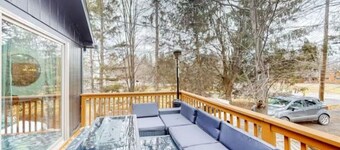 6BD Luxe Cabin - Pool, Game Room, Golf & More!