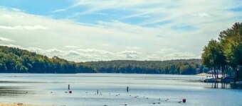 6BD Luxe Cabin | Hot Tub, Game Room, Golf & Pool