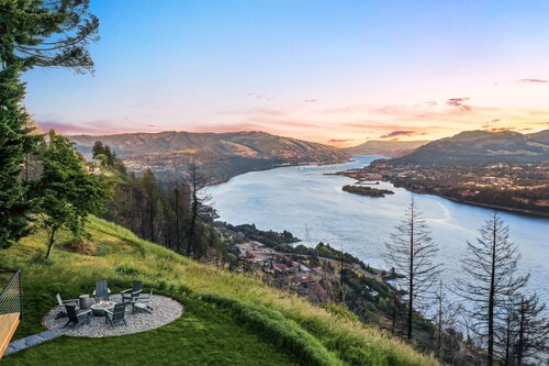 Unbeatable Mountain and River Views @pinpointstays