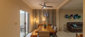 Casa Amplia, a Solo 3 Minutos del Malecón, a dos Cuadras de Super Mercados