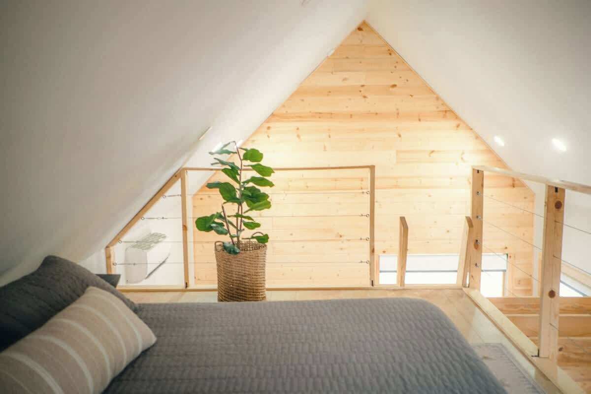 2 bedrooms, travel crib, WiFi, bed sheets