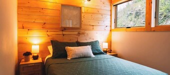 Tall Stüga at Lush Hollow