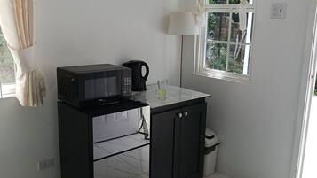 Fridge, microwave, stovetop