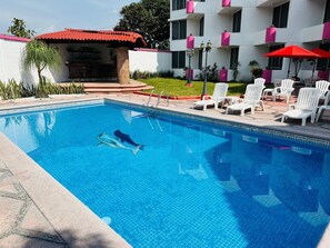 2 piscines extérieures