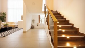 Interior - Hermosa villa rodeada de montañas, Combina elegancia moderna con la naturaleza. (Bonao)