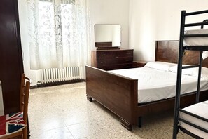 2 bedrooms, bed sheets