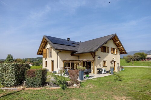 Cottage 'Villa De St Off' with Mountain View, Private Terrace and Wi-Fi