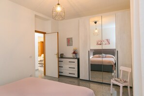 2 quartos, ferros/tábuas de passar roupa, Wi-Fi de cortesia