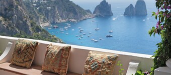 Villa 'Bella Vista' with Sea View, Private Terrace and Wi-Fi