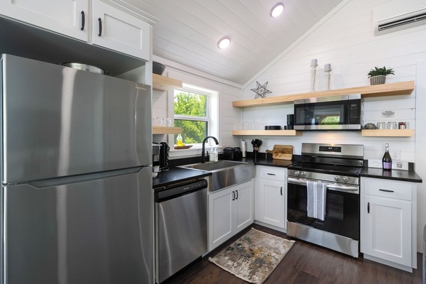 Refrigerador, microondas, horno, placa de cocina