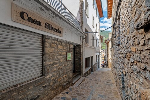 Appartement 'Apartamento Rural Ordiso' avec vue sur les montagnes, terrasse privée et Wi-Fi