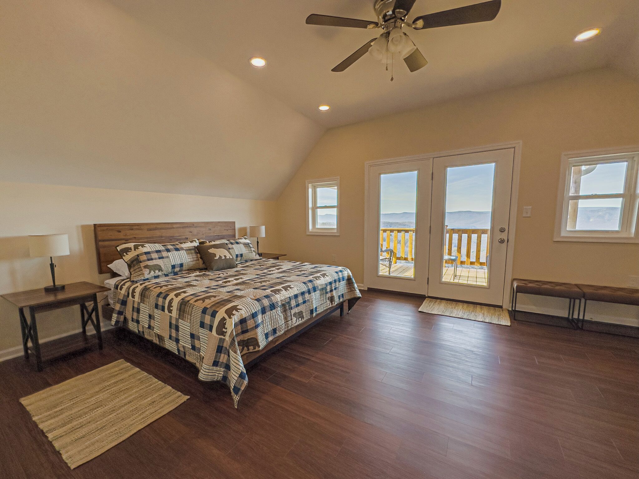 4 bedrooms, desk, iron/ironing board, travel cot