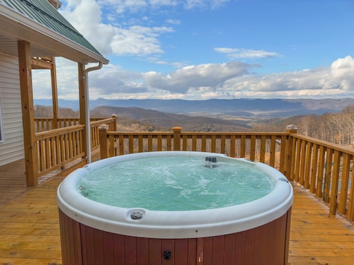 NEW 2024 • Sunset Views𖣰 • Hot Tub • Pets • 9BD/3BA