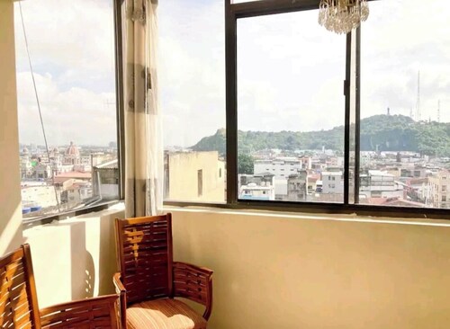 Departamento con Vistas Únicas en el Centro de Guayaquil