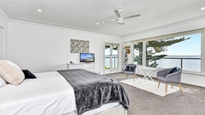 5 bedrooms, iron/ironing board, free WiFi, bed sheets - Filoli - A breathtaking waterfront (Salamander Bay)