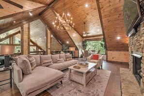 TV connectée, cheminée