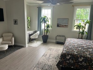 3 bedrooms, in-room safe, desk, iron/ironing board - The Hoosier House! An entire property experience! (Indianapolis)