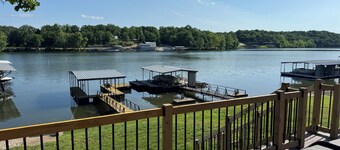 Lake Front Hot Tub Retreat