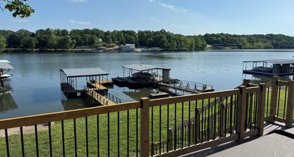 Lake Front Hot Tub Retreat