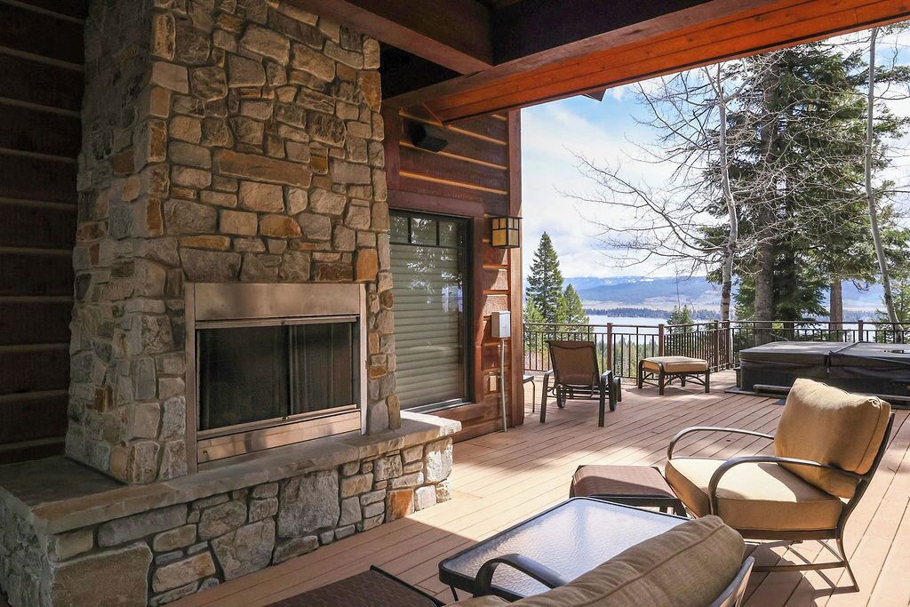 Ski-in/out 4BR/5BA STUNNER 2 game rooms, hot tub & breathtaking mountain views!
