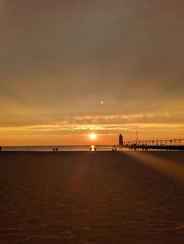 Perfect for Multiple Families- Close to Beach, Trails, Wineries, Breweries