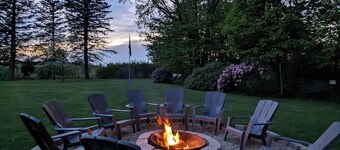 Perfect for Multiple Families- Close to Beach, Trails, Wineries, Breweries